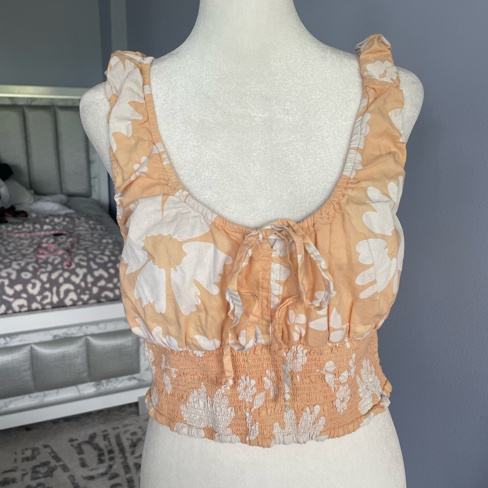 ✨3 for $15✨ American Eagle Crop Tank Orange and White Floral Size L